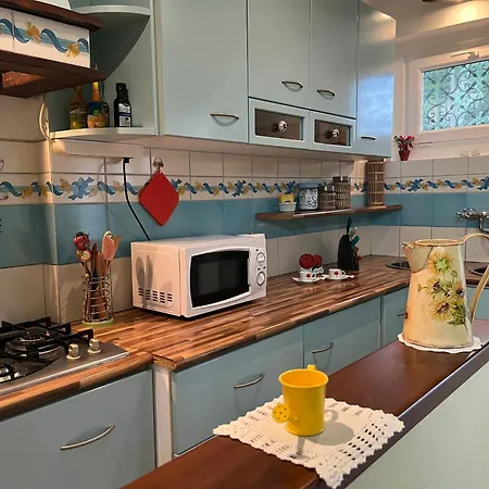Casa Lorena, 50 Meters From The Sea Apartamento San Bartolomeo Al Mare