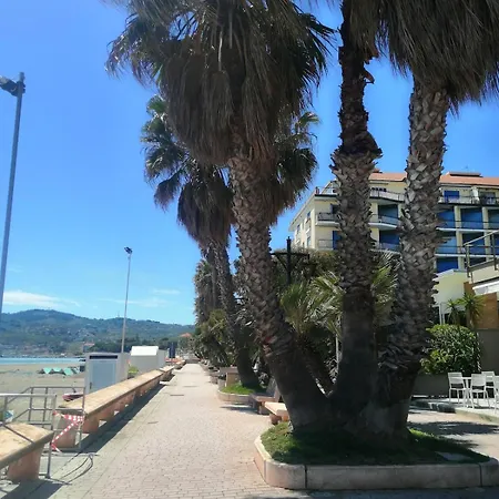 Apartamento Casa Lorena, 50 Meters From The Sea *